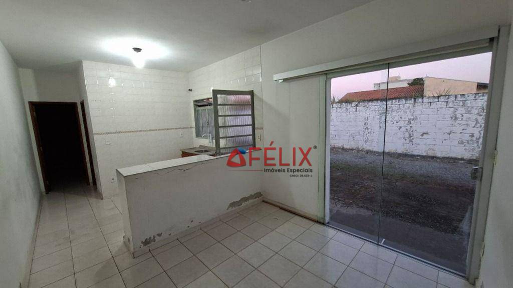 Casa para alugar com 2 quartos, 130m² - Foto 6
