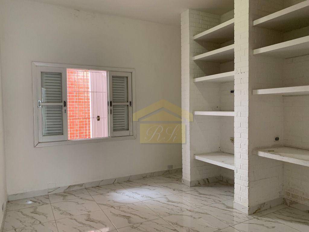 Casa à venda com 3 quartos, 230m² - Foto 9