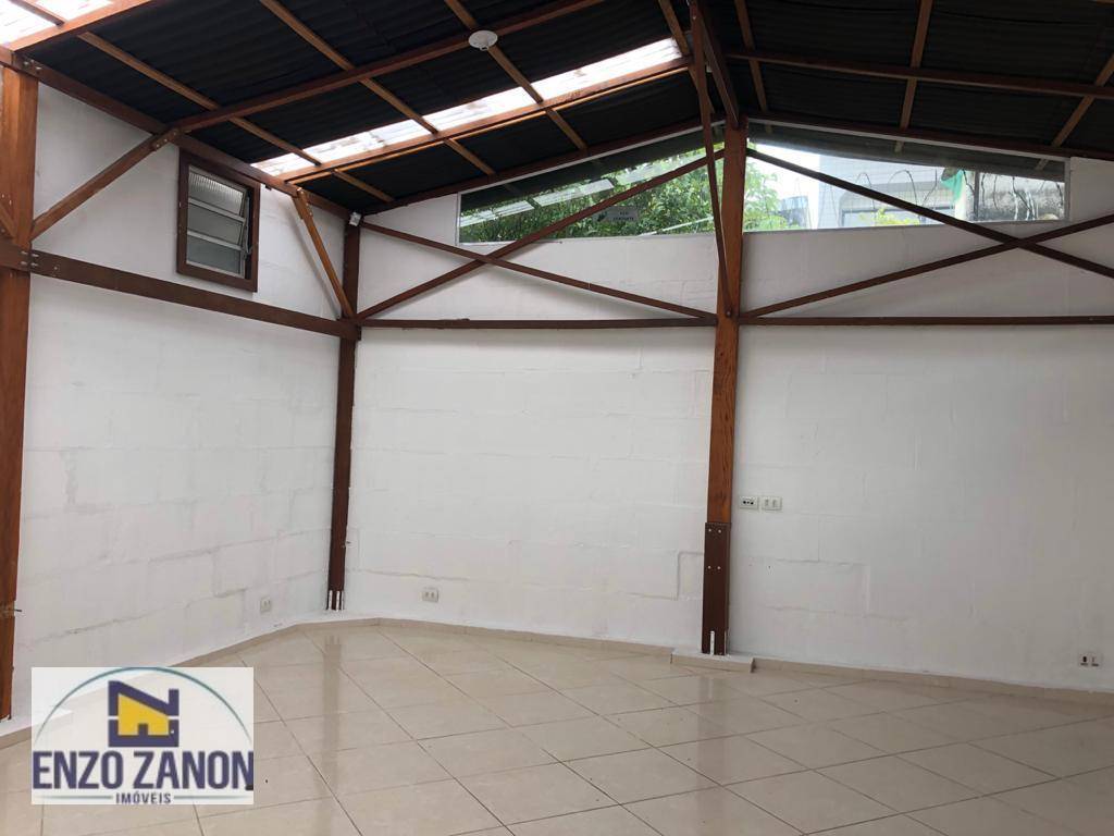 Casa para alugar com 3 quartos, 242m² - Foto 13