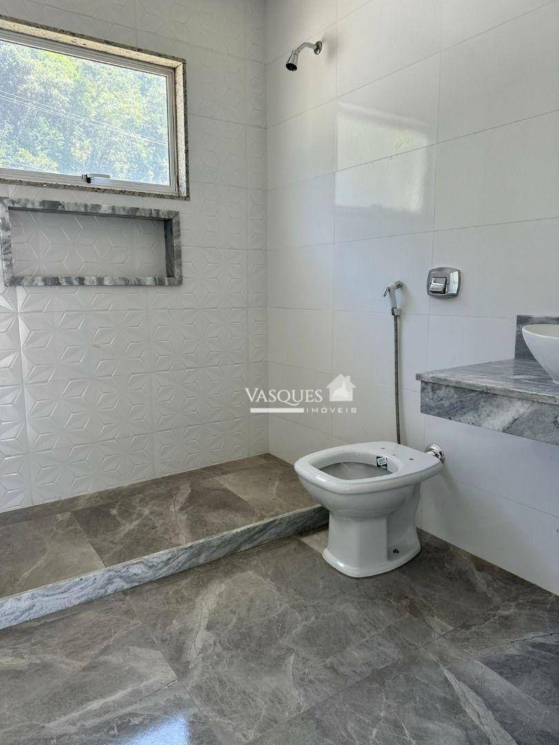 Casa de Condomínio para alugar com 4 quartos, 180m² - Foto 11