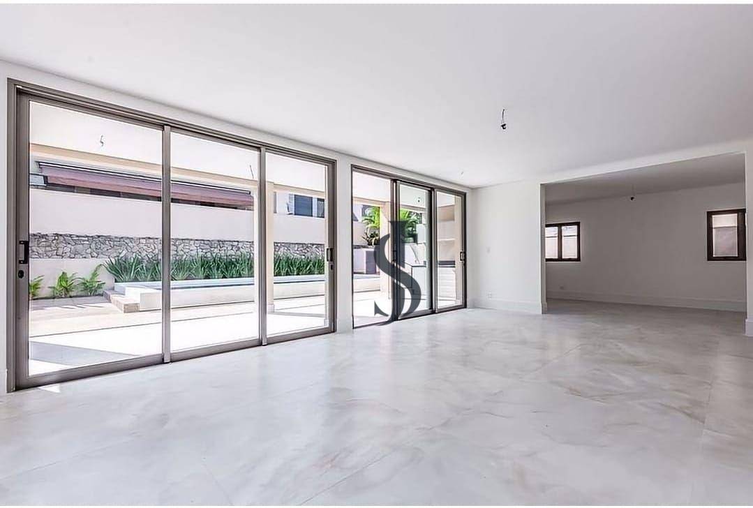 Casa à venda com 4 quartos, 500m² - Foto 2