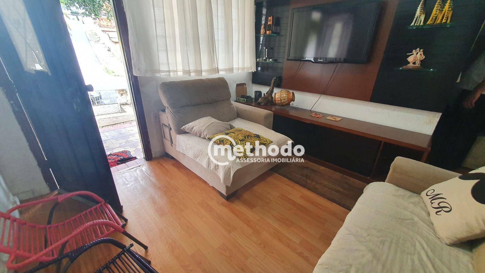 Casa à venda com 3 quartos, 100m² - Foto 4