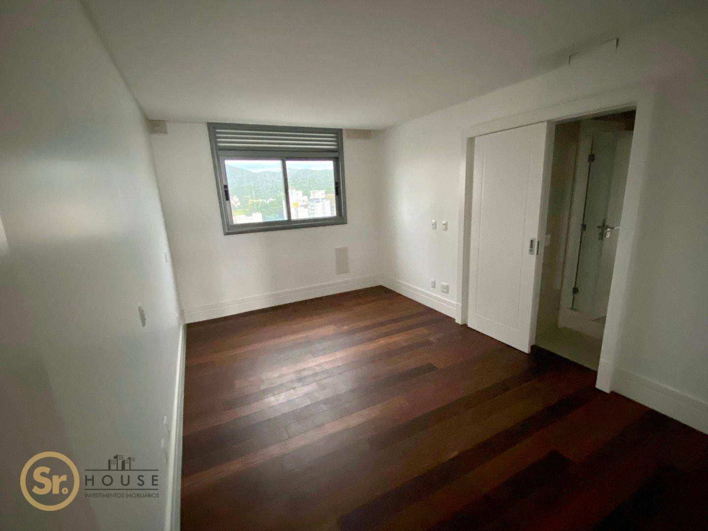 Apartamento à venda com 5 quartos, 242m² - Foto 8