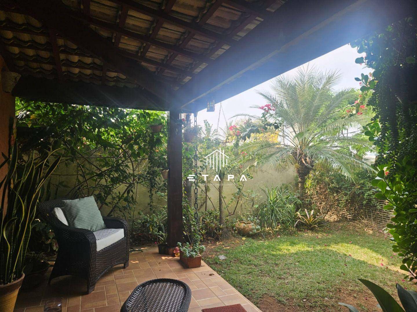 Casa à venda com 4 quartos, 330m² - Foto 3