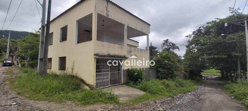 Casa à venda com 6 quartos, 90m² - Foto 1