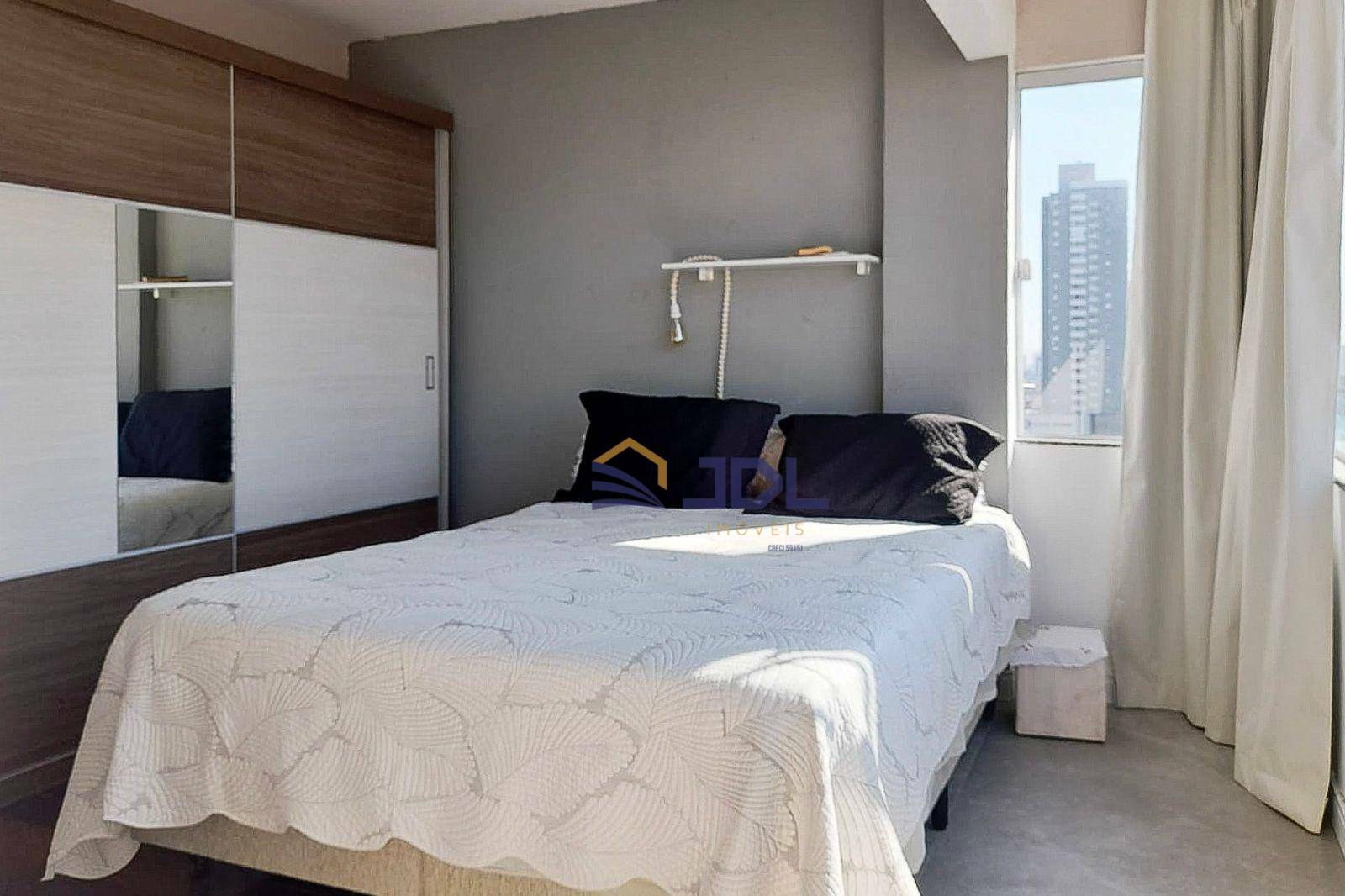 Apartamento à venda com 2 quartos, 77m² - Foto 9