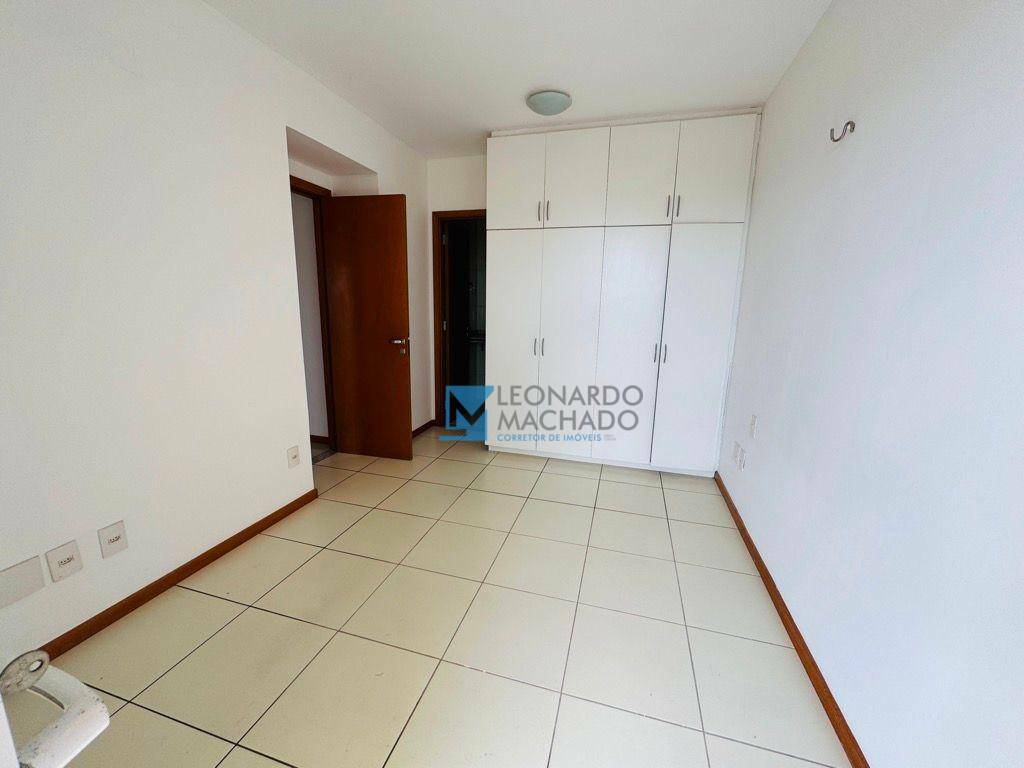 Apartamento à venda com 2 quartos, 72m² - Foto 4