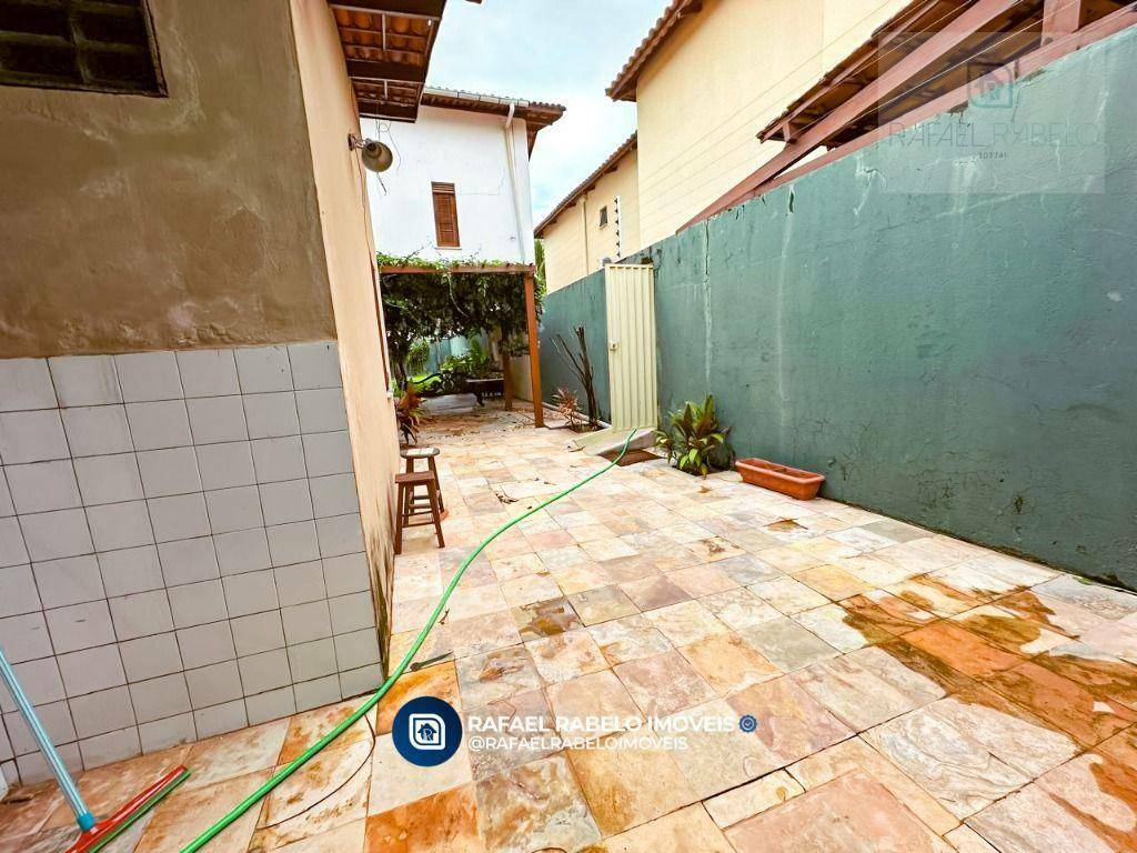 Casa à venda com 4 quartos, 230m² - Foto 10