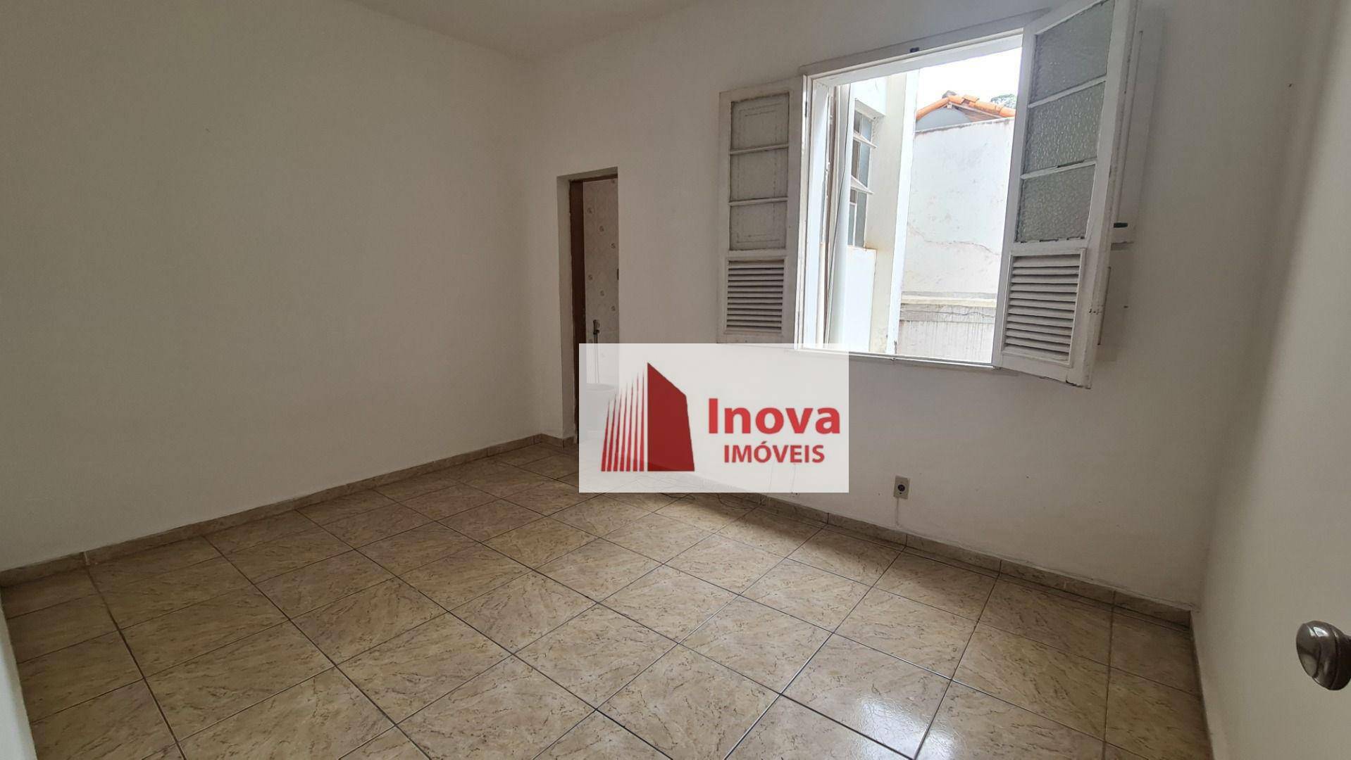 Casa à venda com 6 quartos, 300m² - Foto 8