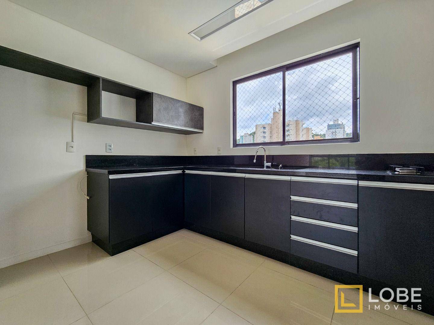 Apartamento à venda com 2 quartos, 64m² - Foto 4