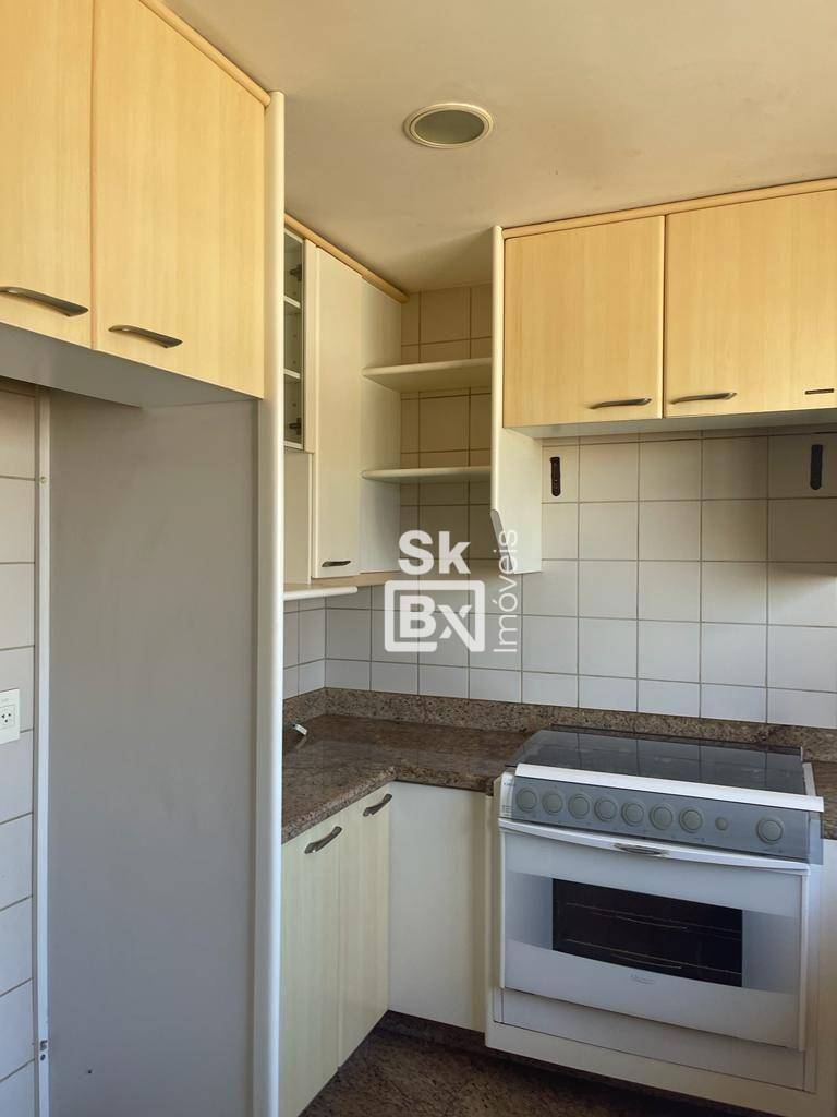 Apartamento à venda com 3 quartos, 208m² - Foto 11