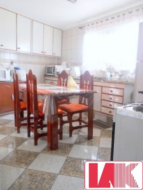 Apartamento à venda com 3 quartos, 150m² - Foto 2