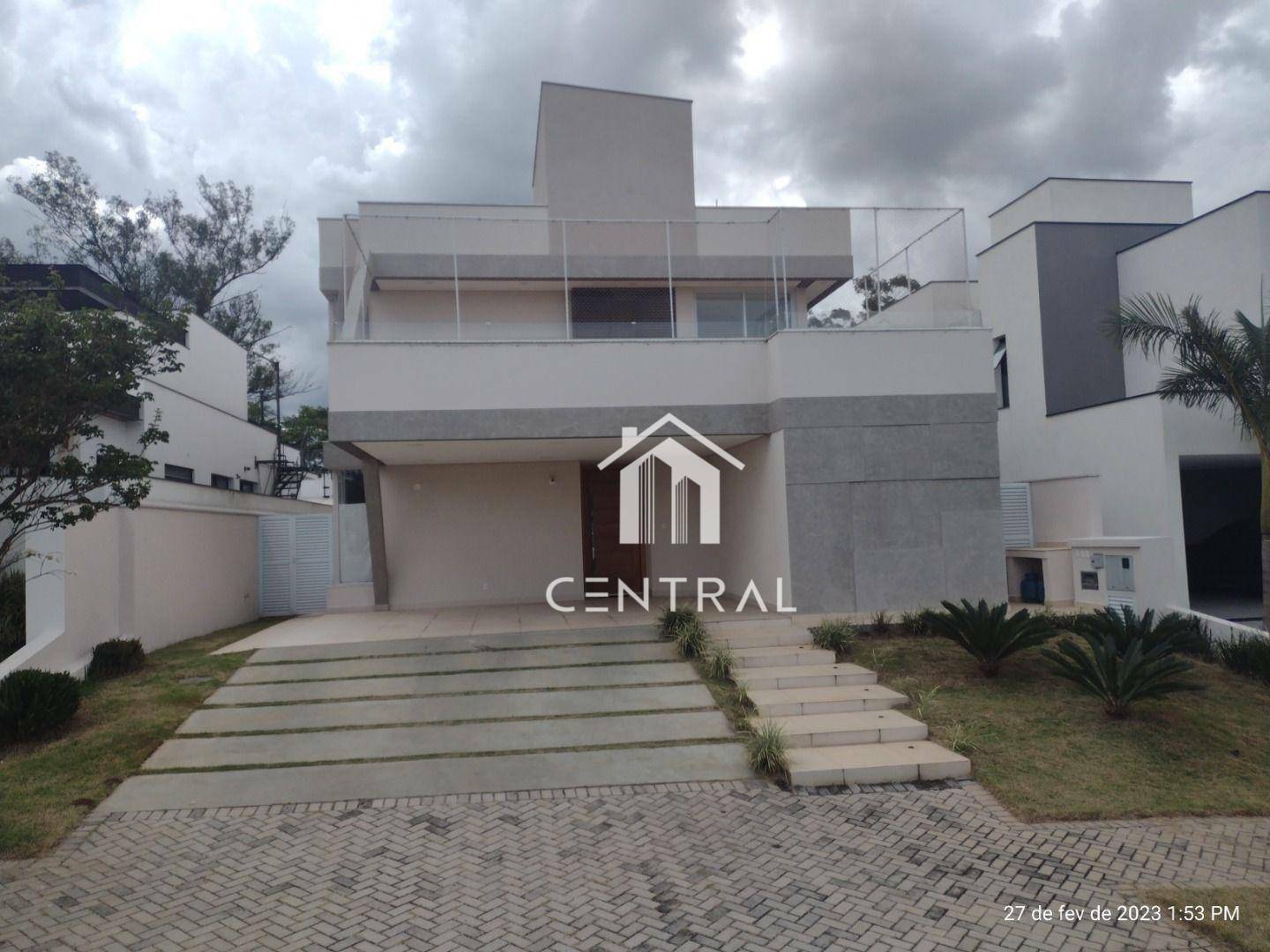 Casa de Condomínio à venda e aluguel com 3 quartos, 322m² - Foto 1