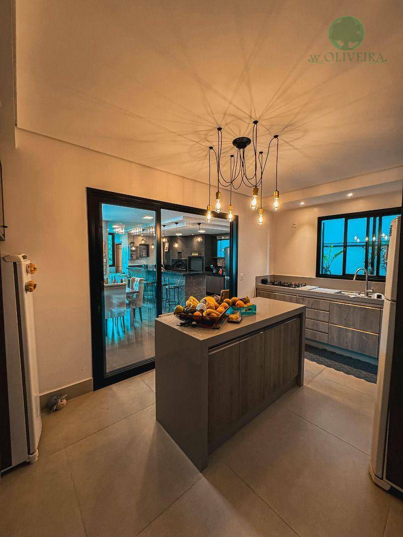 Casa à venda e aluguel com 3 quartos, 355m² - Foto 12