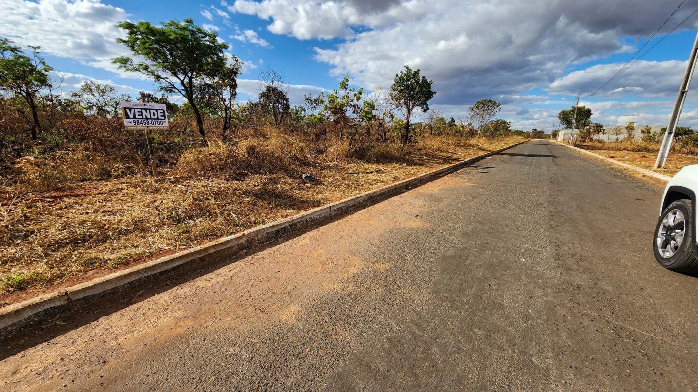 Terreno à venda, 1000m² - Foto 1