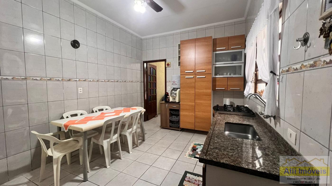 Casa à venda com 3 quartos, 100m² - Foto 3