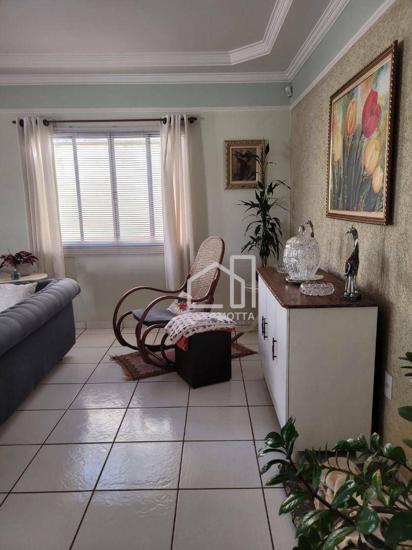 Casa à venda com 3 quartos, 240m² - Foto 8