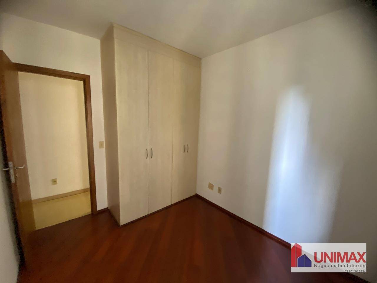 Apartamento para alugar com 2 quartos, 65m² - Foto 8