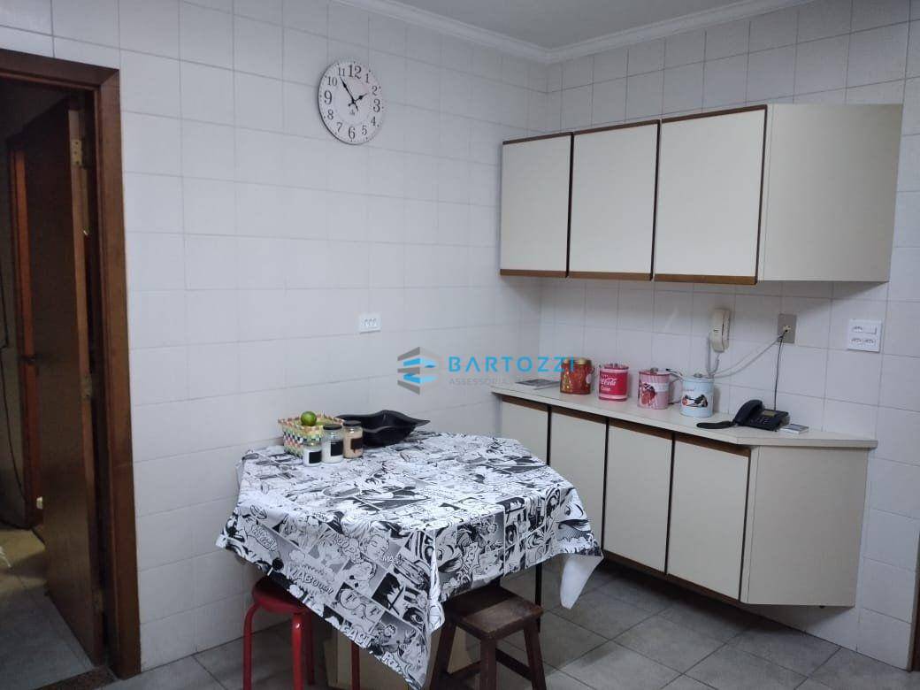 Apartamento à venda com 3 quartos, 117m² - Foto 11