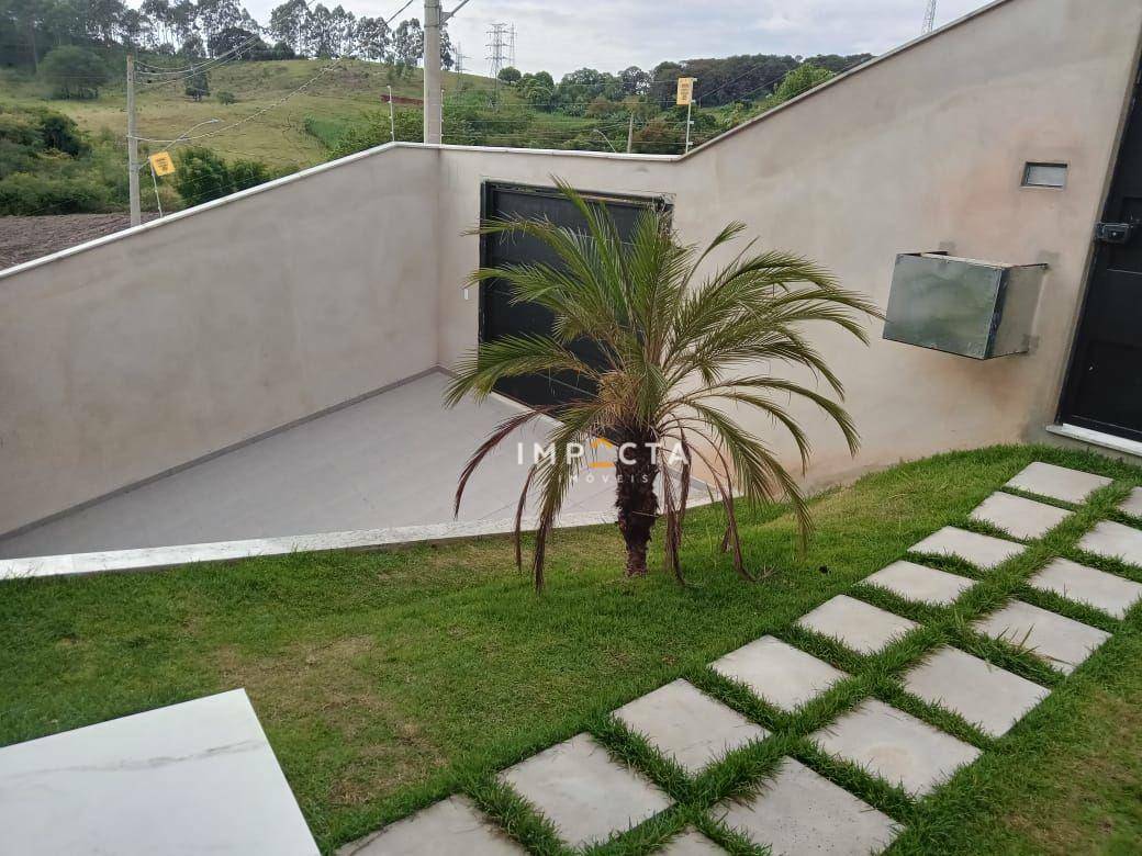 Casa à venda com 3 quartos, 151m² - Foto 1