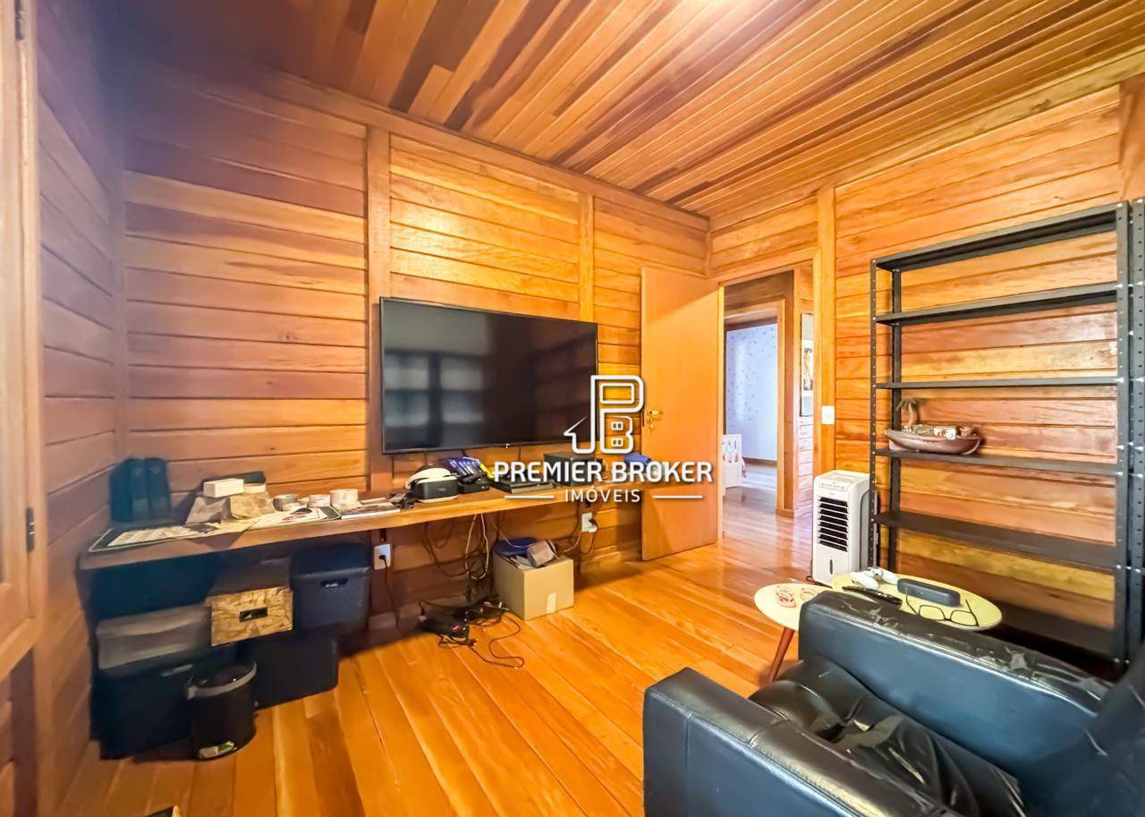 Casa de Condomínio à venda com 5 quartos, 210m² - Foto 35
