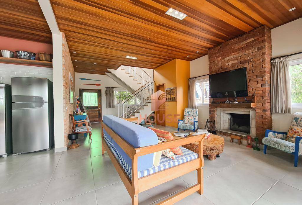 Casa de Condomínio à venda com 3 quartos, 325m² - Foto 18