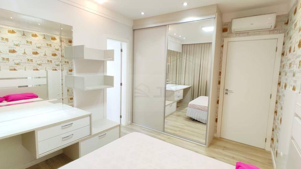 Apartamento à venda com 4 quartos, 202m² - Foto 17