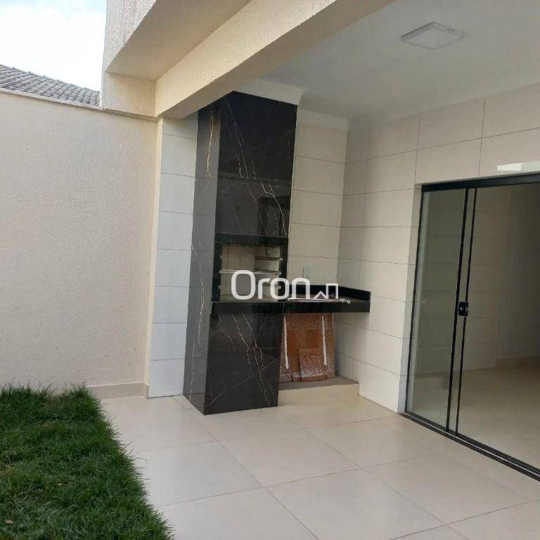 Casa à venda com 3 quartos, 103m² - Foto 1