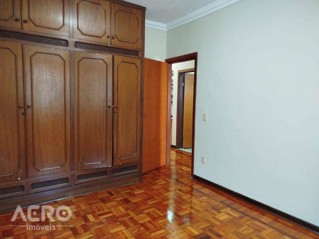 Casa para alugar com 3 quartos, 184m² - Foto 19