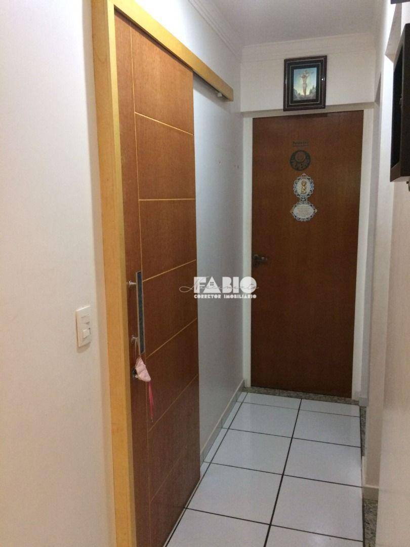 Apartamento à venda com 3 quartos, 98m² - Foto 17