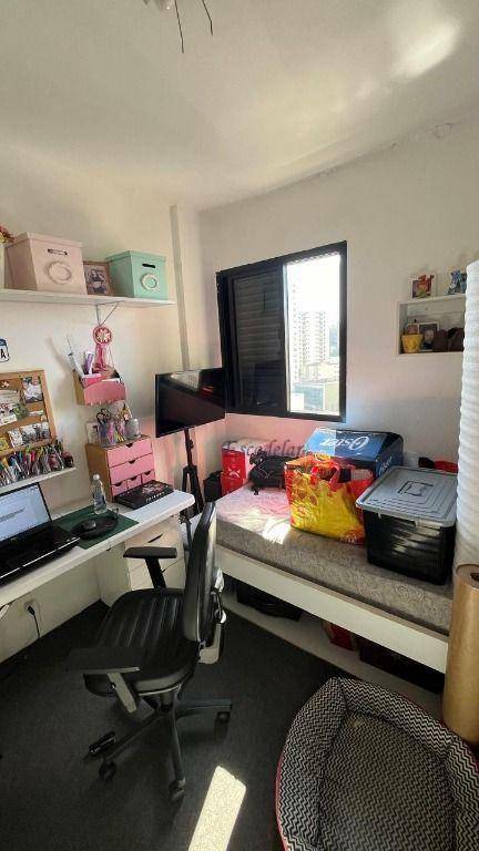 Apartamento à venda com 3 quartos, 80m² - Foto 25