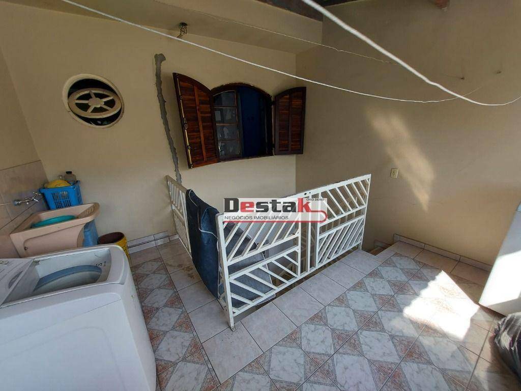 Sobrado à venda com 2 quartos, 160m² - Foto 13