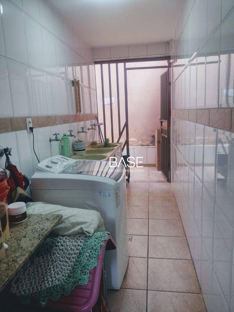 Casa, 3 quartos, 240 m² - Foto 1