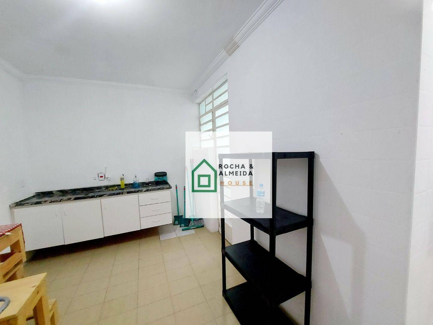 Casa para alugar com 4 quartos, 160m² - Foto 13