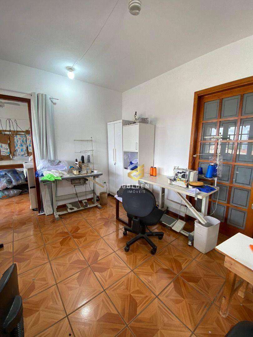 Casa para alugar com 4 quartos, 150m² - Foto 6