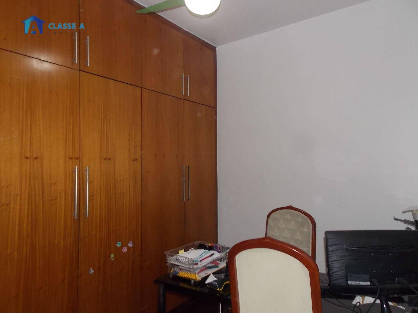 Casa à venda com 4 quartos, 300m² - Foto 22