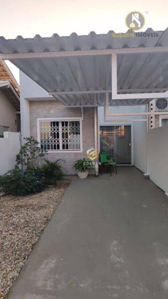 Casa à venda com 3 quartos, 69m² - Foto 1