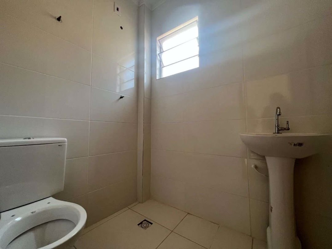 Casa à venda com 2 quartos, 70m² - Foto 14