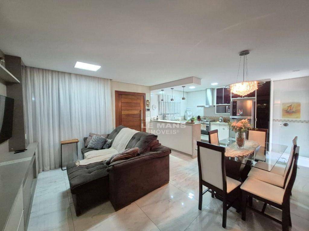 Casa à venda com 3 quartos, 110m² - Foto 1