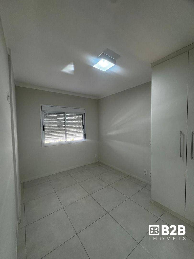 Apartamento para alugar com 2 quartos, 71m² - Foto 12