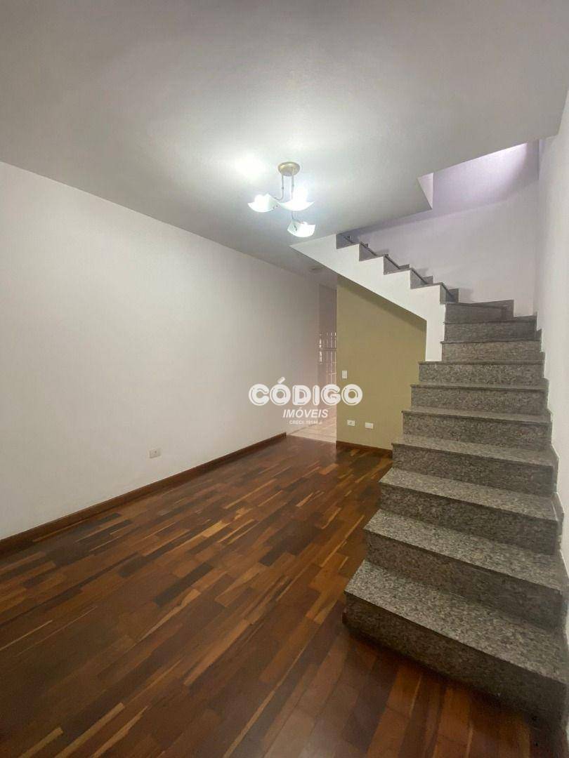 Sobrado para alugar com 3 quartos, 130m² - Foto 2