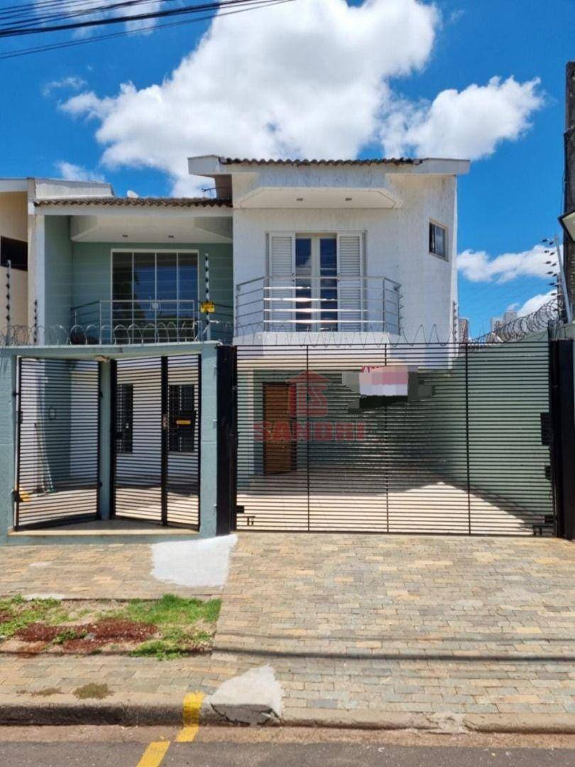 Sobrado, 3 quartos, 200 m² - Foto 1