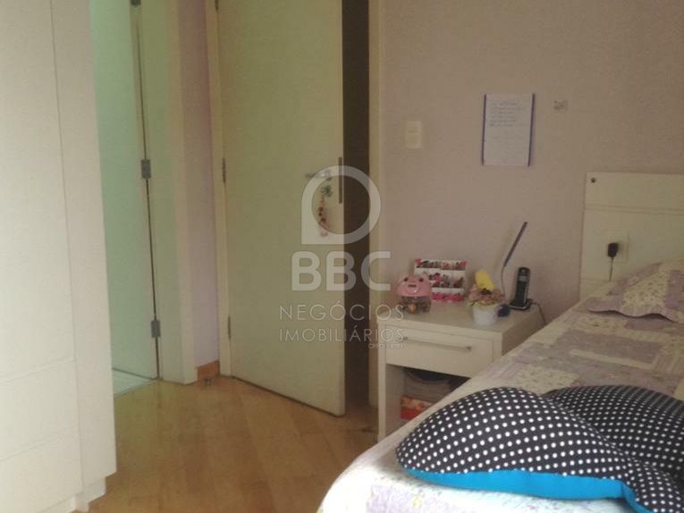 Apartamento à venda com 4 quartos, 198m² - Foto 25