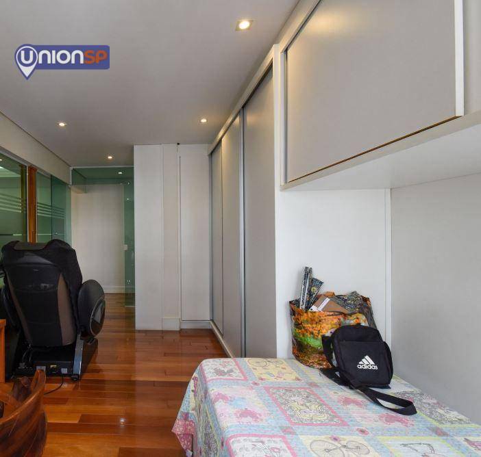 Apartamento à venda com 4 quartos, 226m² - Foto 17