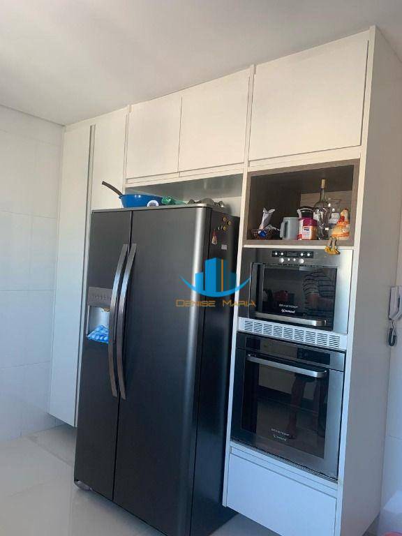 Apartamento à venda com 3 quartos, 151m² - Foto 27