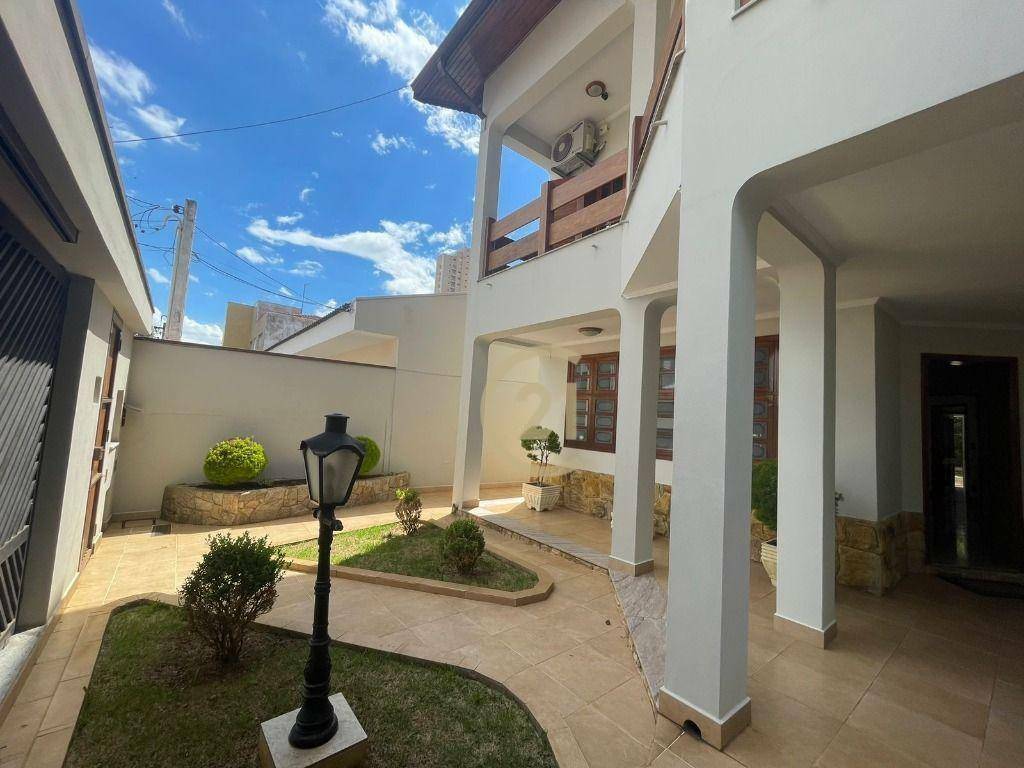 Casa à venda e aluguel com 4 quartos, 315m² - Foto 9