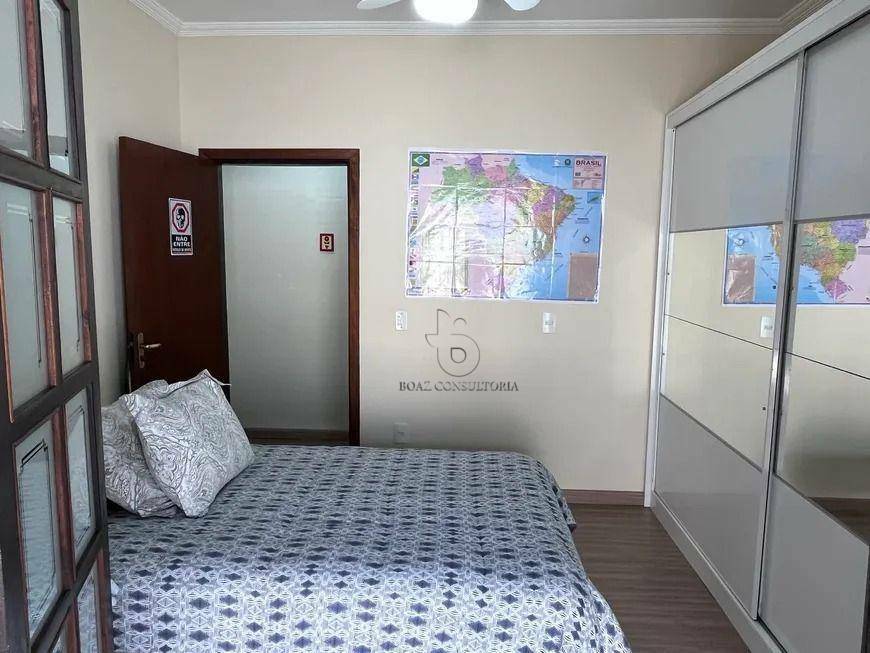 Casa à venda com 3 quartos, 228m² - Foto 18