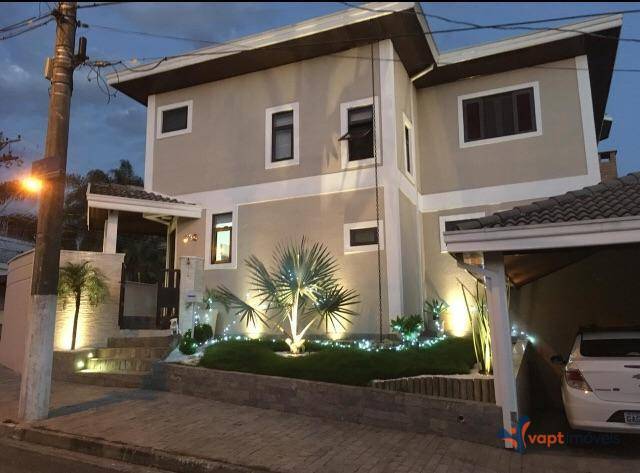 Casa de Condomínio à venda com 3 quartos, 217m² - Foto 1