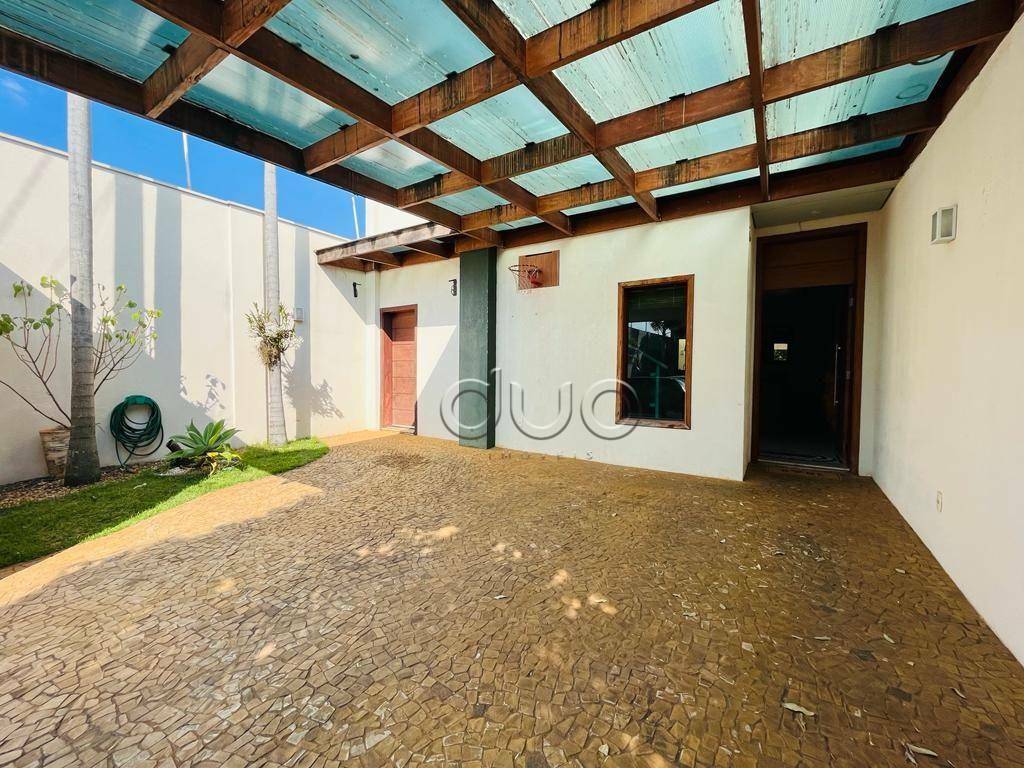 Casa de Condomínio à venda com 3 quartos, 240m² - Foto 3