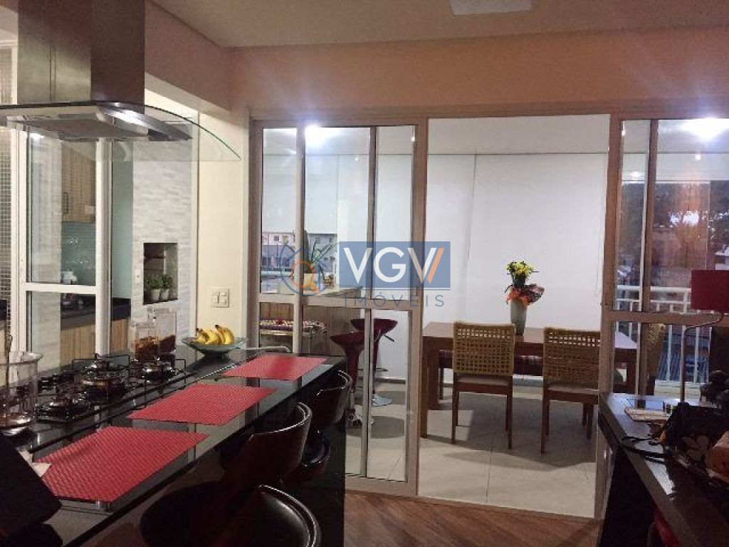 Apartamento à venda com 3 quartos, 130m² - Foto 1